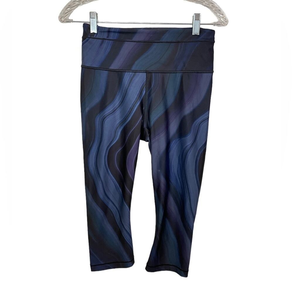 ATHLETA Accelerate Geode Blue Crop Size Small EUC $79 MSRP - Picture 2 of 11